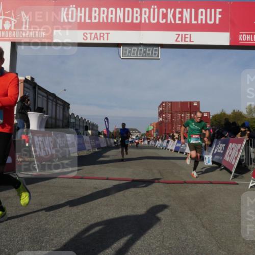 03.10.2025 - Köhlbrandbrückenlauf Matties Gatica Varas http://msf.ph/oto/9165940 03.10.2025 10:00:48 Ziel 1330, 1553, 1826, 2712, 3307, 3342, 3343, 3651, 3658 meine-sportfotos.de