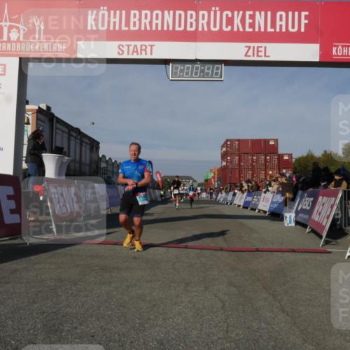 03.10.2025 - Köhlbrandbrückenlauf Matties Gatica Varas http://msf.ph/oto/9165948 03.10.2025 10:00:50 Ziel 1082, 1133, 1330, 1553, 1826, 2712, 3307, 3342, 3343, 3651, 3790 meine-sportfotos.de