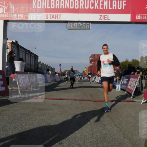 03.10.2025 - Köhlbrandbrückenlauf Matties Gatica Varas http://msf.ph/oto/9165984 03.10.2025 10:00:59 Ziel 1058, 1082, 1133, 1168, 1468, 2587, 2947, 3343, 3594, 3775, 3790, 3794 meine-sportfotos.de