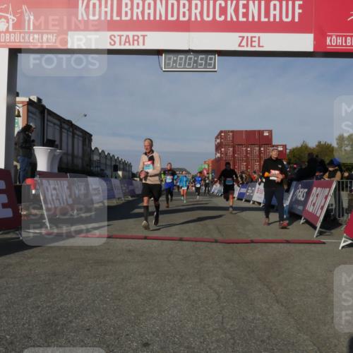 03.10.2025 - Köhlbrandbrückenlauf Matties Gatica Varas http://msf.ph/oto/9165989 03.10.2025 10:01:01 Ziel 1058, 1082, 1133, 1168, 1468, 1517, 1602, 2587, 2947, 3458, 3594, 3775, 3790, 3794 meine-sportfotos.de