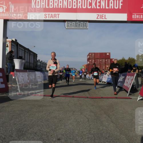 03.10.2025 - Köhlbrandbrückenlauf Matties Gatica Varas http://msf.ph/oto/9165991 03.10.2025 10:01:01 Ziel 1058, 1082, 1133, 1168, 1468, 1517, 1602, 2587, 2947, 3458, 3594, 3775, 3790, 3794 meine-sportfotos.de