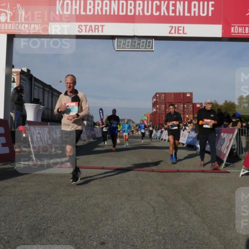 03.10.2025 - Köhlbrandbrückenlauf Matties Gatica Varas http://msf.ph/oto/9165992 03.10.2025 10:01:02 Ziel 1058, 1133, 1168, 1468, 1517, 1602, 2587, 2947, 3458, 3594, 3775, 3790, 3794 meine-sportfotos.de