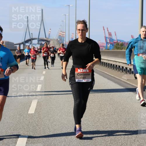 03.10.2025 - Köhlbrandbrückenlauf Strokosch-Dieckow http://msf.ph/oto/9166002 03.10.2025 13:17:06 Position 3 6400, 6403 meine-sportfotos.de