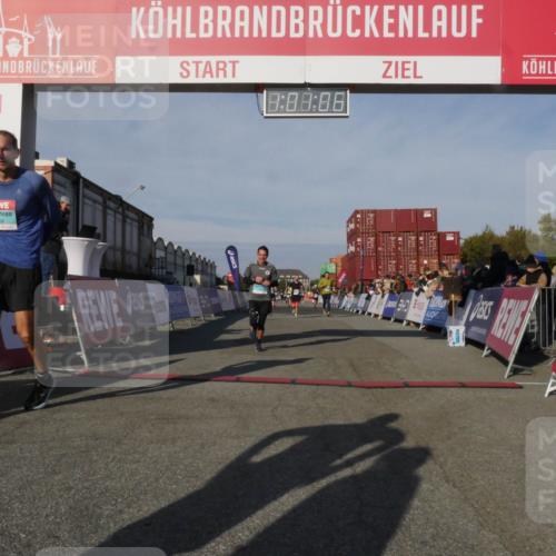 03.10.2025 - Köhlbrandbrückenlauf Matties Gatica Varas http://msf.ph/oto/9166014 03.10.2025 10:01:08 Ziel 1110, 1115, 1176, 1517, 1602, 2587, 3091, 3458 meine-sportfotos.de
