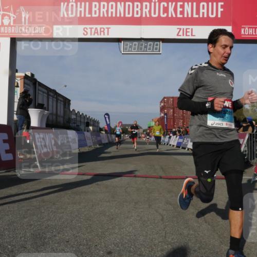 03.10.2025 - Köhlbrandbrückenlauf Matties Gatica Varas http://msf.ph/oto/9166022 03.10.2025 10:01:09 Ziel 1110, 1115, 1176, 1517, 1602, 3091, 3458 meine-sportfotos.de