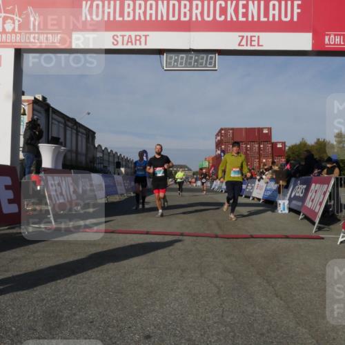 03.10.2025 - Köhlbrandbrückenlauf Matties Gatica Varas http://msf.ph/oto/9166029 03.10.2025 10:01:11 Ziel 1110, 1115, 1176, 1517, 1602, 3091, 3458, 3817 meine-sportfotos.de