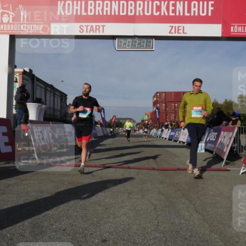 03.10.2025 - Köhlbrandbrückenlauf Matties Gatica Varas http://msf.ph/oto/9166033 03.10.2025 10:01:12 Ziel 1110, 1115, 1176, 1517, 1602, 3091, 3458, 3817 meine-sportfotos.de