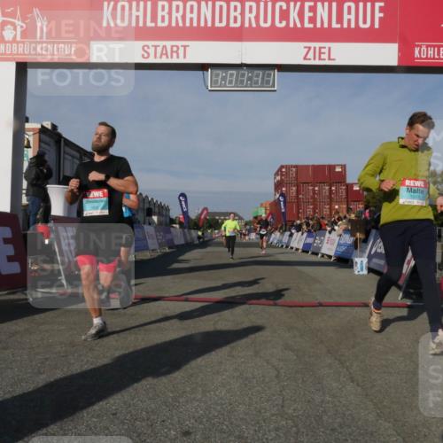 03.10.2025 - Köhlbrandbrückenlauf Matties Gatica Varas http://msf.ph/oto/9166035 03.10.2025 10:01:13 Ziel 1110, 1115, 1176, 3091, 3817 meine-sportfotos.de