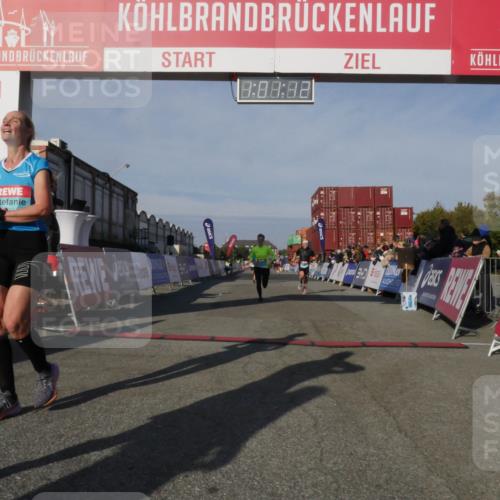 03.10.2025 - Köhlbrandbrückenlauf Matties Gatica Varas http://msf.ph/oto/9166039 03.10.2025 10:01:14 Ziel 1110, 1115, 1176, 3091, 3817 meine-sportfotos.de