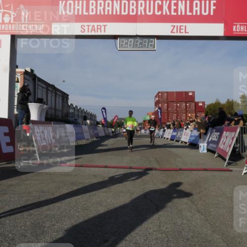 03.10.2025 - Köhlbrandbrückenlauf Matties Gatica Varas http://msf.ph/oto/9166041 03.10.2025 10:01:14 Ziel 1110, 1115, 1176, 3091, 3817 meine-sportfotos.de