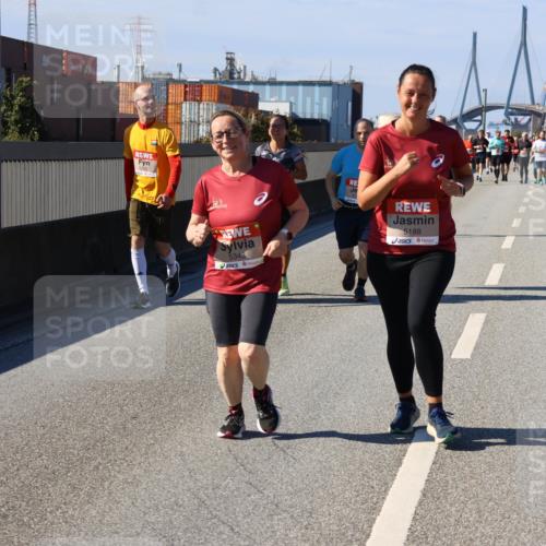 03.10.2025 - Köhlbrandbrückenlauf Strokosch-Dieckow http://msf.ph/oto/9166044 03.10.2025 13:17:18 Position 3 5343, 5188, 5335 meine-sportfotos.de