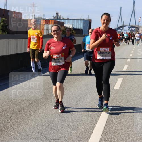 03.10.2025 - Köhlbrandbrückenlauf Strokosch-Dieckow http://msf.ph/oto/9166047 03.10.2025 13:17:18 Position 3 5343, 5188 meine-sportfotos.de