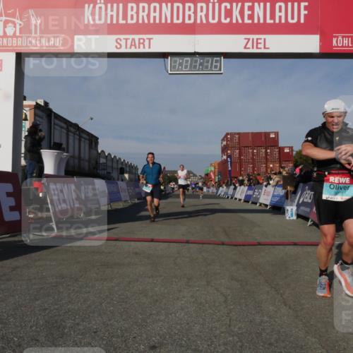 03.10.2025 - Köhlbrandbrückenlauf Matties Gatica Varas http://msf.ph/oto/9166053 03.10.2025 10:01:18 Ziel 1115, 1122, 1157, 1176, 1316, 2940, 3164, 3817 meine-sportfotos.de