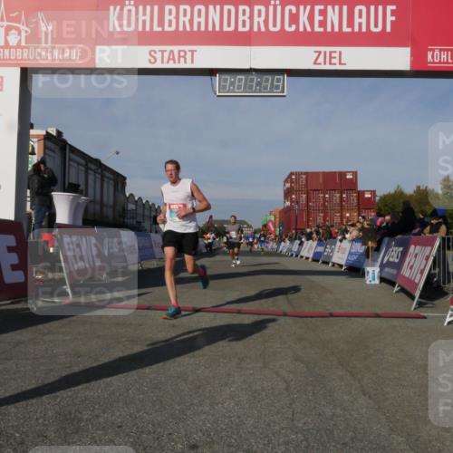 03.10.2025 - Köhlbrandbrückenlauf Matties Gatica Varas http://msf.ph/oto/9166064 03.10.2025 10:01:20 Ziel 1122, 1157, 1176, 1316, 1368, 2940, 3164, 3204, 3817 meine-sportfotos.de