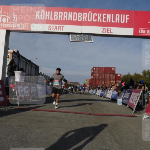 03.10.2025 - Köhlbrandbrückenlauf Matties Gatica Varas http://msf.ph/oto/9166069 03.10.2025 10:01:23 Ziel 1122, 1157, 1316, 1368, 2901, 2940, 3164, 3204, 3454, 3817 meine-sportfotos.de