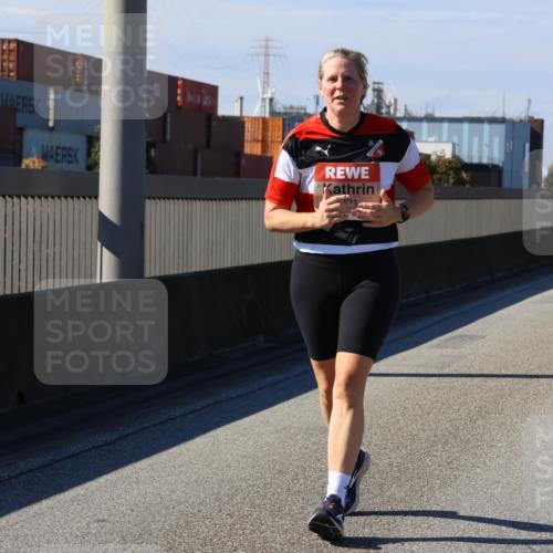 03.10.2025 - Köhlbrandbrückenlauf Strokosch-Dieckow http://msf.ph/oto/9166070 03.10.2025 13:17:26 Position 3  meine-sportfotos.de