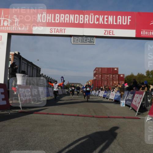 03.10.2025 - Köhlbrandbrückenlauf Matties Gatica Varas http://msf.ph/oto/9166077 03.10.2025 10:01:25 Ziel 1122, 1157, 1226, 1316, 1368, 2901, 2940, 3164, 3204, 3454 meine-sportfotos.de