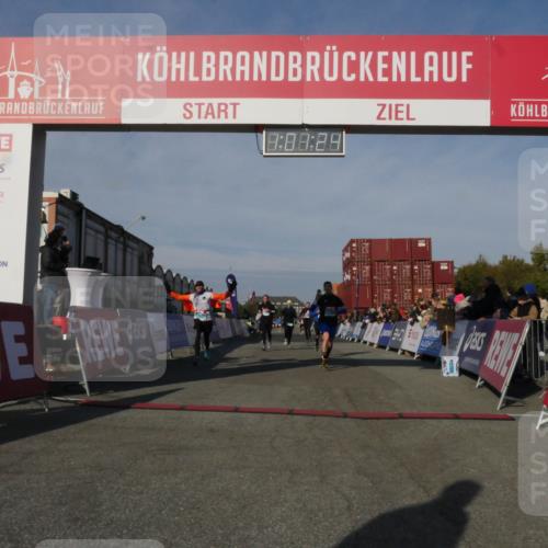 03.10.2025 - Köhlbrandbrückenlauf Matties Gatica Varas http://msf.ph/oto/9166079 03.10.2025 10:01:26 Ziel 1122, 1157, 1226, 1316, 1368, 2901, 2940, 3164, 3204, 3454 meine-sportfotos.de