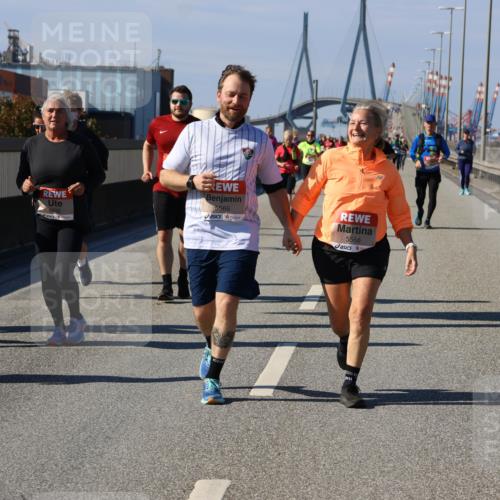 03.10.2025 - Köhlbrandbrückenlauf Strokosch-Dieckow http://msf.ph/oto/9166083 03.10.2025 13:17:37 Position 3 5565, 5835, 5566 meine-sportfotos.de