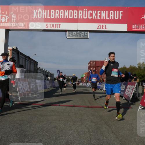 03.10.2025 - Köhlbrandbrückenlauf Matties Gatica Varas http://msf.ph/oto/9166086 03.10.2025 10:01:28 Ziel 1122, 1146, 1157, 1226, 1368, 1396, 2901, 2940, 3204, 3454, 3568 meine-sportfotos.de