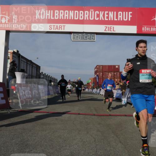 03.10.2025 - Köhlbrandbrückenlauf Matties Gatica Varas http://msf.ph/oto/9166088 03.10.2025 10:01:28 Ziel 1122, 1146, 1157, 1226, 1368, 1396, 2901, 2940, 3204, 3454, 3568 meine-sportfotos.de