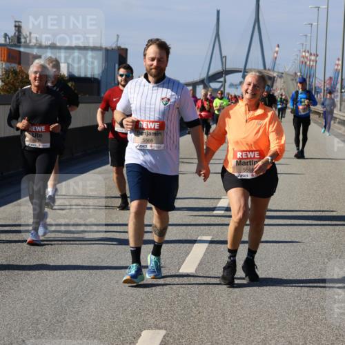 03.10.2025 - Köhlbrandbrückenlauf Strokosch-Dieckow http://msf.ph/oto/9166089 03.10.2025 13:17:38 Position 3 5832, 5835, 5565, 5566 meine-sportfotos.de