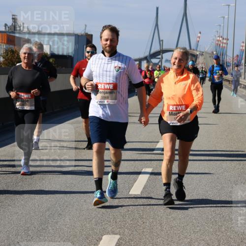 03.10.2025 - Köhlbrandbrückenlauf Strokosch-Dieckow http://msf.ph/oto/9166091 03.10.2025 13:17:38 Position 3 5832, 5835, 5565, 55 meine-sportfotos.de
