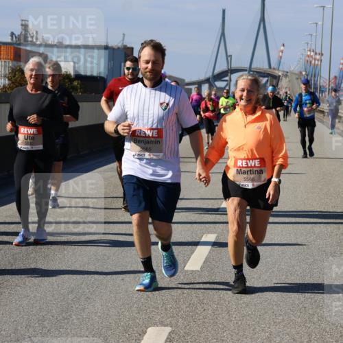 03.10.2025 - Köhlbrandbrückenlauf Strokosch-Dieckow http://msf.ph/oto/9166096 03.10.2025 13:17:38 Position 3 5835, 5565, 5566 meine-sportfotos.de
