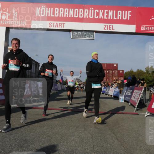 03.10.2025 - Köhlbrandbrückenlauf Matties Gatica Varas http://msf.ph/oto/9166098 03.10.2025 10:01:31 Ziel 1021, 1146, 1226, 1368, 1396, 2901, 3204, 3454, 3568, 3813 meine-sportfotos.de