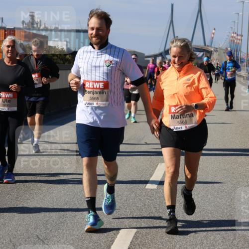 03.10.2025 - Köhlbrandbrückenlauf Strokosch-Dieckow http://msf.ph/oto/9166102 03.10.2025 13:17:38 Position 3 5835, 5565, 5566 meine-sportfotos.de