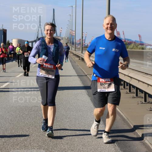 03.10.2025 - Köhlbrandbrückenlauf Strokosch-Dieckow http://msf.ph/oto/9166107 03.10.2025 13:17:42 Position 3 5270, 6278 meine-sportfotos.de
