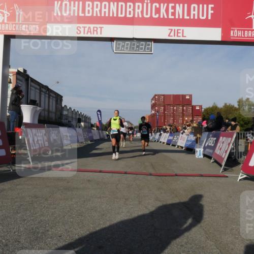 03.10.2025 - Köhlbrandbrückenlauf Matties Gatica Varas http://msf.ph/oto/9166111 03.10.2025 10:01:34 Ziel 1021, 1146, 1226, 1396, 2901, 3454, 3568, 3813 meine-sportfotos.de