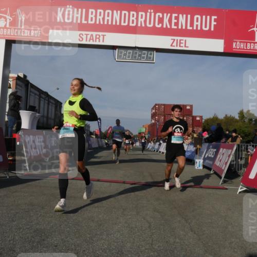 03.10.2025 - Köhlbrandbrückenlauf Matties Gatica Varas http://msf.ph/oto/9166116 03.10.2025 10:01:35 Ziel 1021, 1146, 1226, 1396, 2901, 3454, 3568, 3813 meine-sportfotos.de