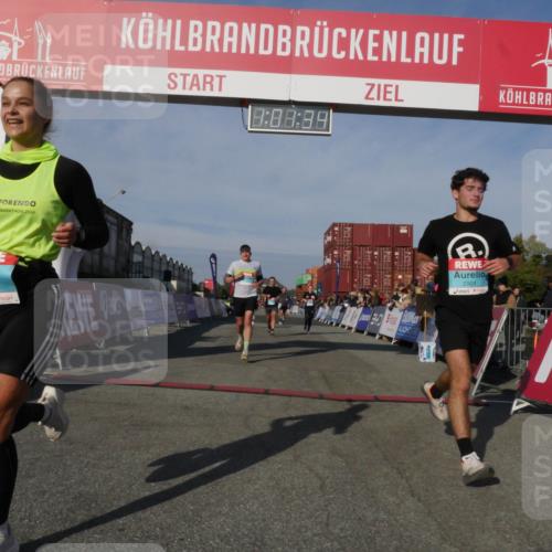 03.10.2025 - Köhlbrandbrückenlauf Matties Gatica Varas http://msf.ph/oto/9166120 03.10.2025 10:01:36 Ziel 1021, 1146, 1226, 1396, 1526, 3568, 3813 meine-sportfotos.de