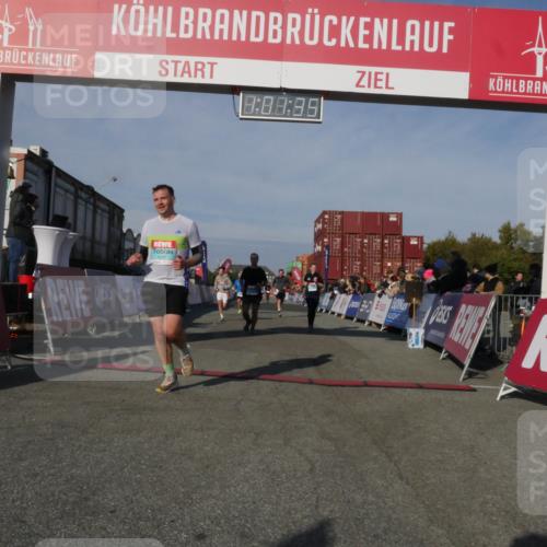 03.10.2025 - Köhlbrandbrückenlauf Matties Gatica Varas http://msf.ph/oto/9166125 03.10.2025 10:01:37 Ziel 1021, 1146, 1226, 1279, 1396, 1526, 3568, 3813 meine-sportfotos.de