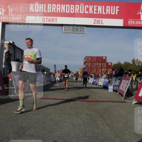 03.10.2025 - Köhlbrandbrückenlauf Matties Gatica Varas http://msf.ph/oto/9166127 03.10.2025 10:01:38 Ziel 1021, 1146, 1279, 1396, 1526, 2979, 3568, 3813 meine-sportfotos.de
