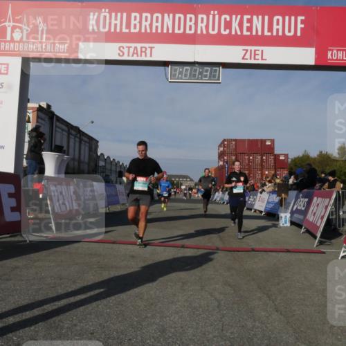 03.10.2025 - Köhlbrandbrückenlauf Matties Gatica Varas http://msf.ph/oto/9166133 03.10.2025 10:01:39 Ziel 1021, 1146, 1279, 1396, 1526, 2979, 3568, 3813 meine-sportfotos.de