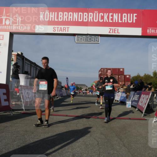 03.10.2025 - Köhlbrandbrückenlauf Matties Gatica Varas http://msf.ph/oto/9166136 03.10.2025 10:01:40 Ziel 1021, 1043, 1279, 1396, 1526, 2979, 3568, 3813 meine-sportfotos.de