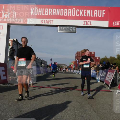 03.10.2025 - Köhlbrandbrückenlauf Matties Gatica Varas http://msf.ph/oto/9166138 03.10.2025 10:01:41 Ziel 1021, 1043, 1279, 1526, 2694, 2857, 2979, 3813 meine-sportfotos.de