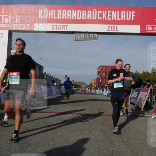 03.10.2025 - Köhlbrandbrückenlauf Matties Gatica Varas http://msf.ph/oto/9166142 03.10.2025 10:01:41 Ziel 1021, 1043, 1279, 1526, 2694, 2857, 2979, 3813 meine-sportfotos.de