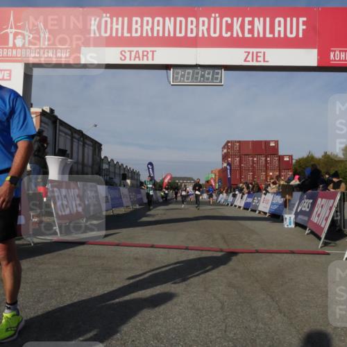 03.10.2025 - Köhlbrandbrückenlauf Matties Gatica Varas http://msf.ph/oto/9166157 03.10.2025 10:01:45 Ziel 1043, 1165, 1279, 1526, 2694, 2857, 2979, 3403 meine-sportfotos.de