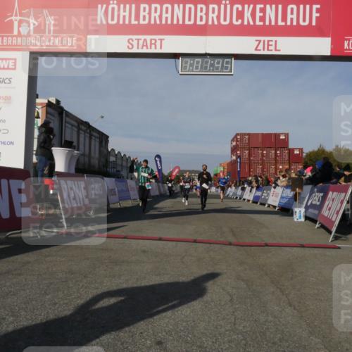 03.10.2025 - Köhlbrandbrückenlauf Matties Gatica Varas http://msf.ph/oto/9166162 03.10.2025 10:01:47 Ziel 1043, 1165, 1279, 1526, 2694, 2857, 2979, 3263, 3264, 3403 meine-sportfotos.de
