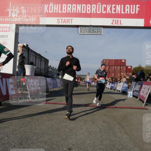03.10.2025 - Köhlbrandbrückenlauf Matties Gatica Varas http://msf.ph/oto/9166175 03.10.2025 10:01:50 Ziel 1043, 1165, 1284, 2694, 2857, 2889, 2979, 3263, 3264, 3403 meine-sportfotos.de
