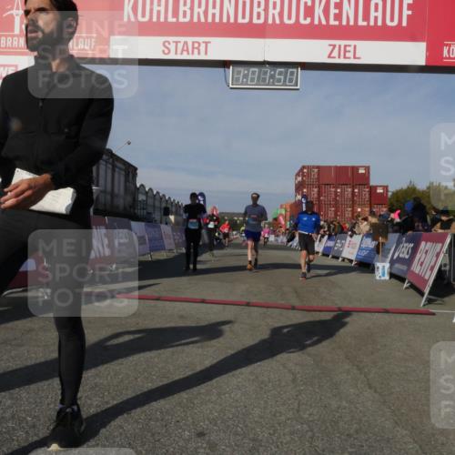 03.10.2025 - Köhlbrandbrückenlauf Matties Gatica Varas http://msf.ph/oto/9166180 03.10.2025 10:01:51 Ziel 1043, 1165, 1284, 1767, 2694, 2857, 2889, 3263, 3264, 3403 meine-sportfotos.de