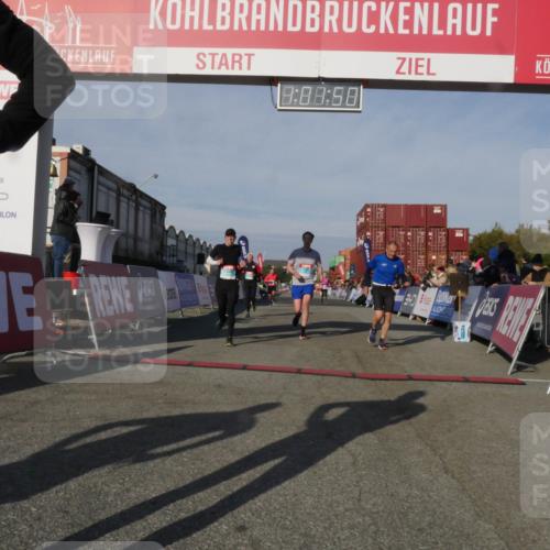 03.10.2025 - Köhlbrandbrückenlauf Matties Gatica Varas http://msf.ph/oto/9166182 03.10.2025 10:01:52 Ziel 1043, 1165, 1284, 1767, 2694, 2857, 2889, 3263, 3264, 3403 meine-sportfotos.de