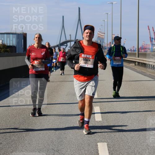 03.10.2025 - Köhlbrandbrückenlauf Strokosch-Dieckow http://msf.ph/oto/9166191 03.10.2025 13:18:15 Position 3 225, 5487, 5043, 5230 meine-sportfotos.de