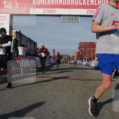 03.10.2025 - Köhlbrandbrückenlauf Matties Gatica Varas http://msf.ph/oto/9166192 03.10.2025 10:01:55 Ziel 1165, 1194, 1273, 1284, 1767, 2889, 3263, 3264, 3403 meine-sportfotos.de