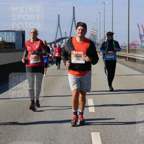 03.10.2025 - Köhlbrandbrückenlauf Strokosch-Dieckow http://msf.ph/oto/9166196 03.10.2025 13:18:15 Position 3 25, 5487, 5230, 5043 meine-sportfotos.de
