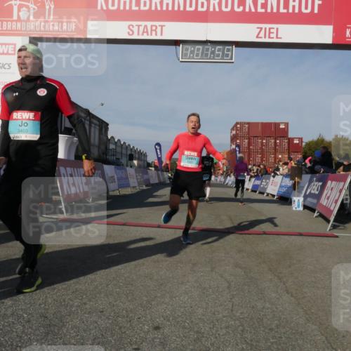 03.10.2025 - Köhlbrandbrückenlauf Matties Gatica Varas http://msf.ph/oto/9166199 03.10.2025 10:01:57 Ziel 1194, 1273, 1284, 1474, 1767, 2843, 2889, 3263, 3264 meine-sportfotos.de