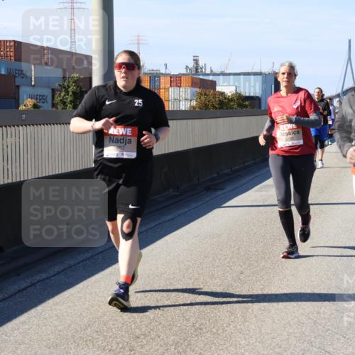 03.10.2025 - Köhlbrandbrückenlauf Strokosch-Dieckow http://msf.ph/oto/9166202 03.10.2025 13:18:16 Position 3 25, 5487, 5230, 5043 meine-sportfotos.de